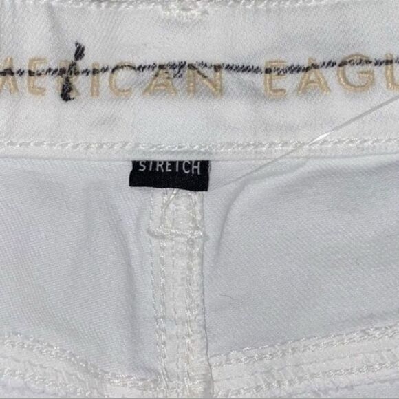 American Eagle Outfitters White Distressed Mom Jeans(Size 4 Long) - Picture 6 of 7